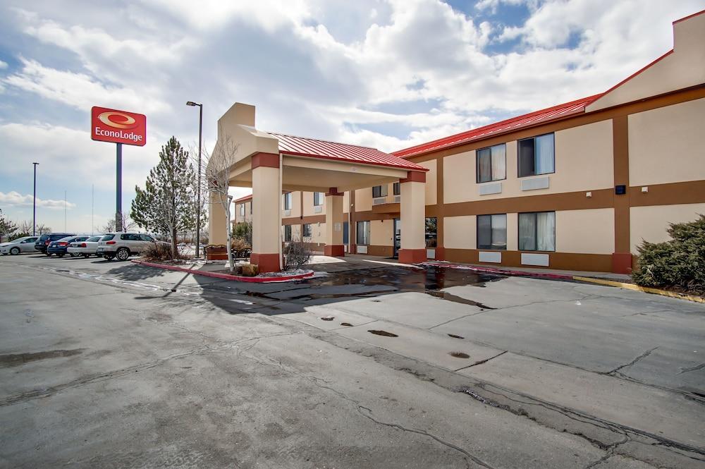 Econo Lodge Pueblo Exterior photo