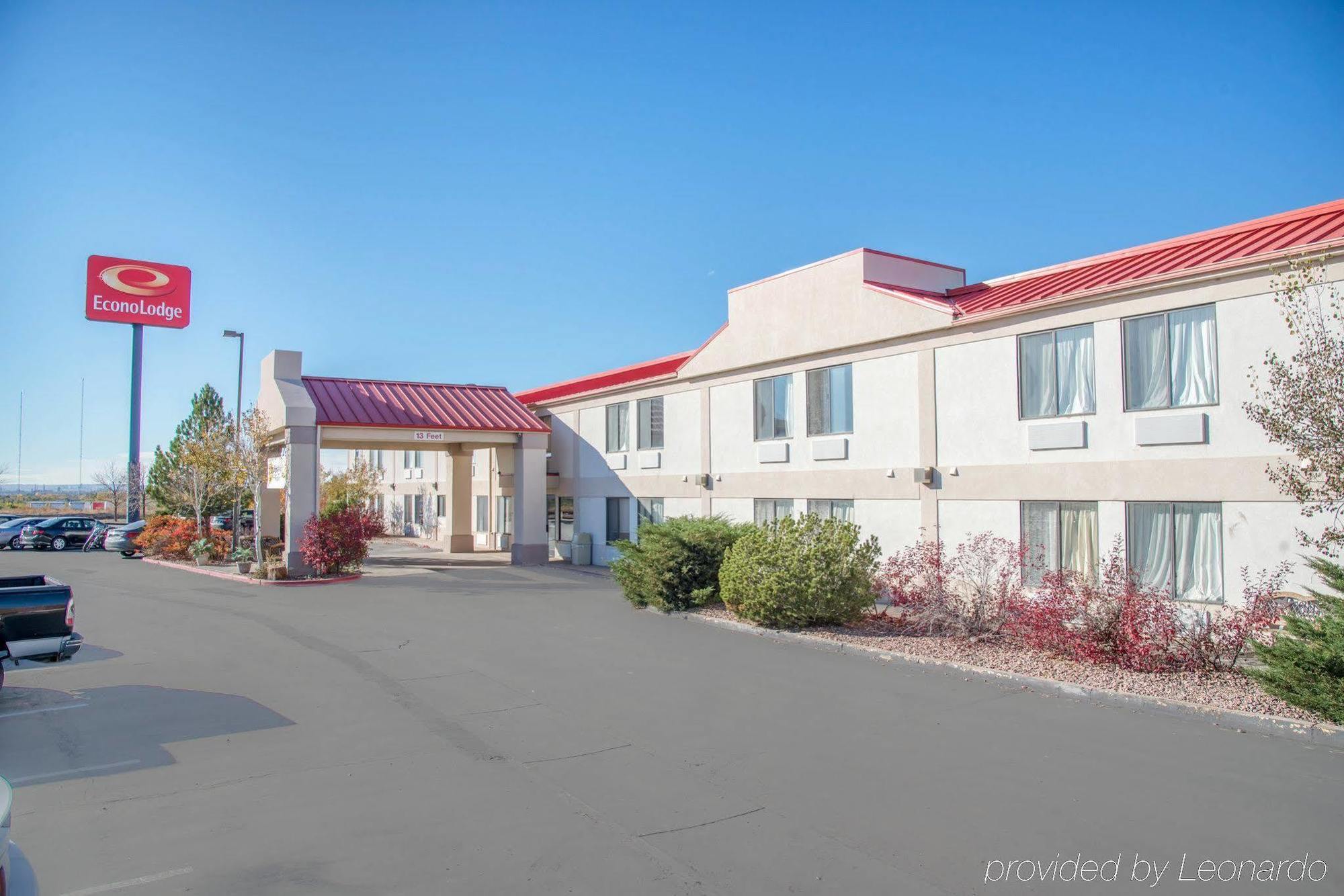 Econo Lodge Pueblo Exterior photo