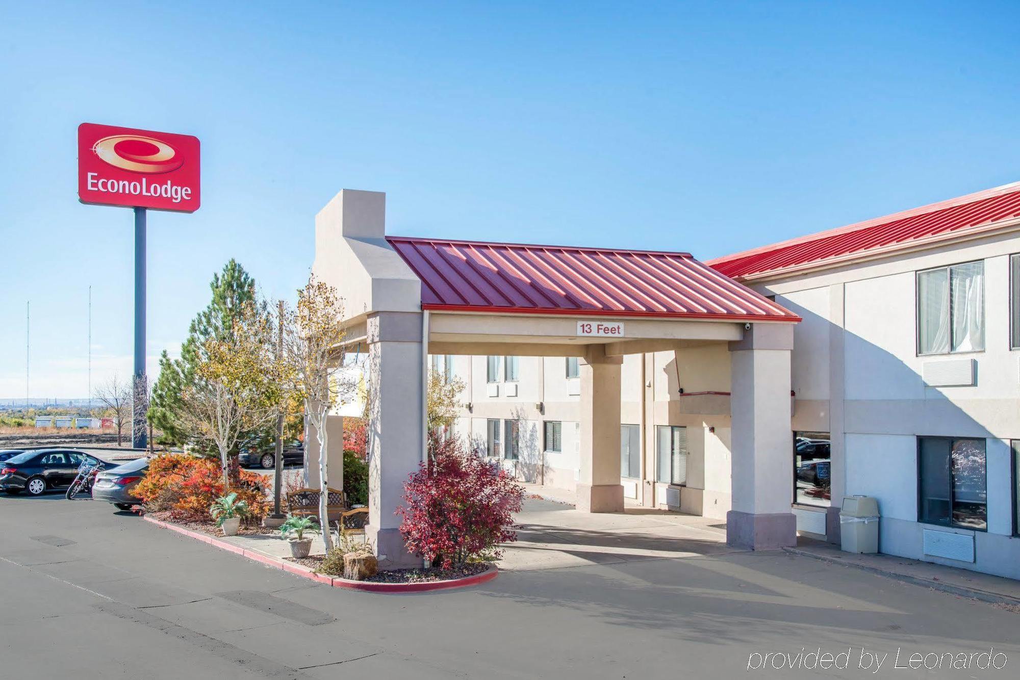 Econo Lodge Pueblo Exterior photo